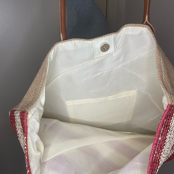 BOGO 1/2 off - Fun BRAND NEW ☀️☀️summer/beach/catch-all bag☀️☀️ - Picture 3 of 3